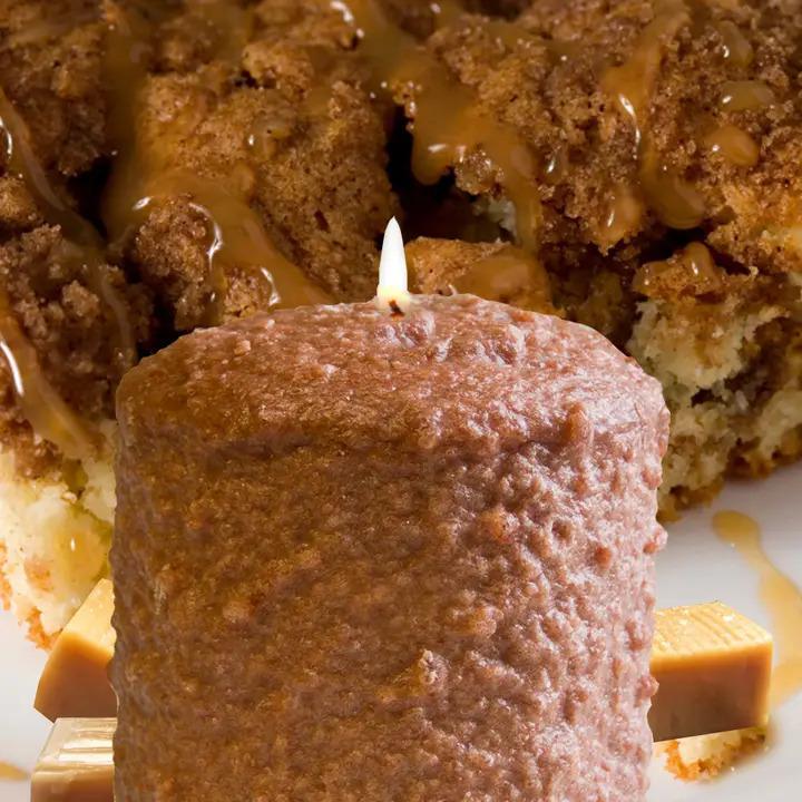 Hearth Candle - Caramel Coffee Cake - by Warm Glow